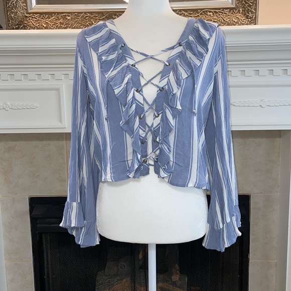 American Eagle Sexy Boho Tie Front Crop Top with Bell Sleeves White/Blue Stripe - Picture 1 of 9